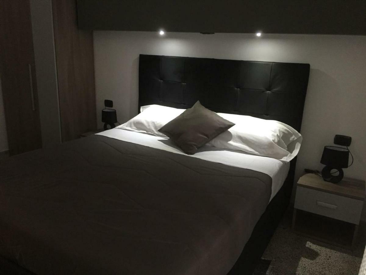 Mb95 - Mezzocannone Luxurious Bed&Breakfast Napoli Exterior foto