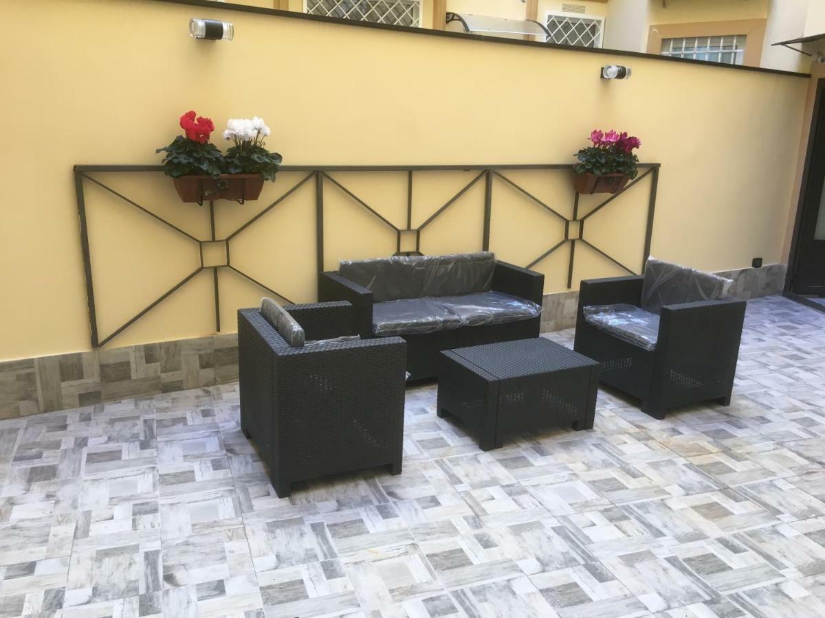 Mb95 - Mezzocannone Luxurious Bed&Breakfast Napoli Exterior foto