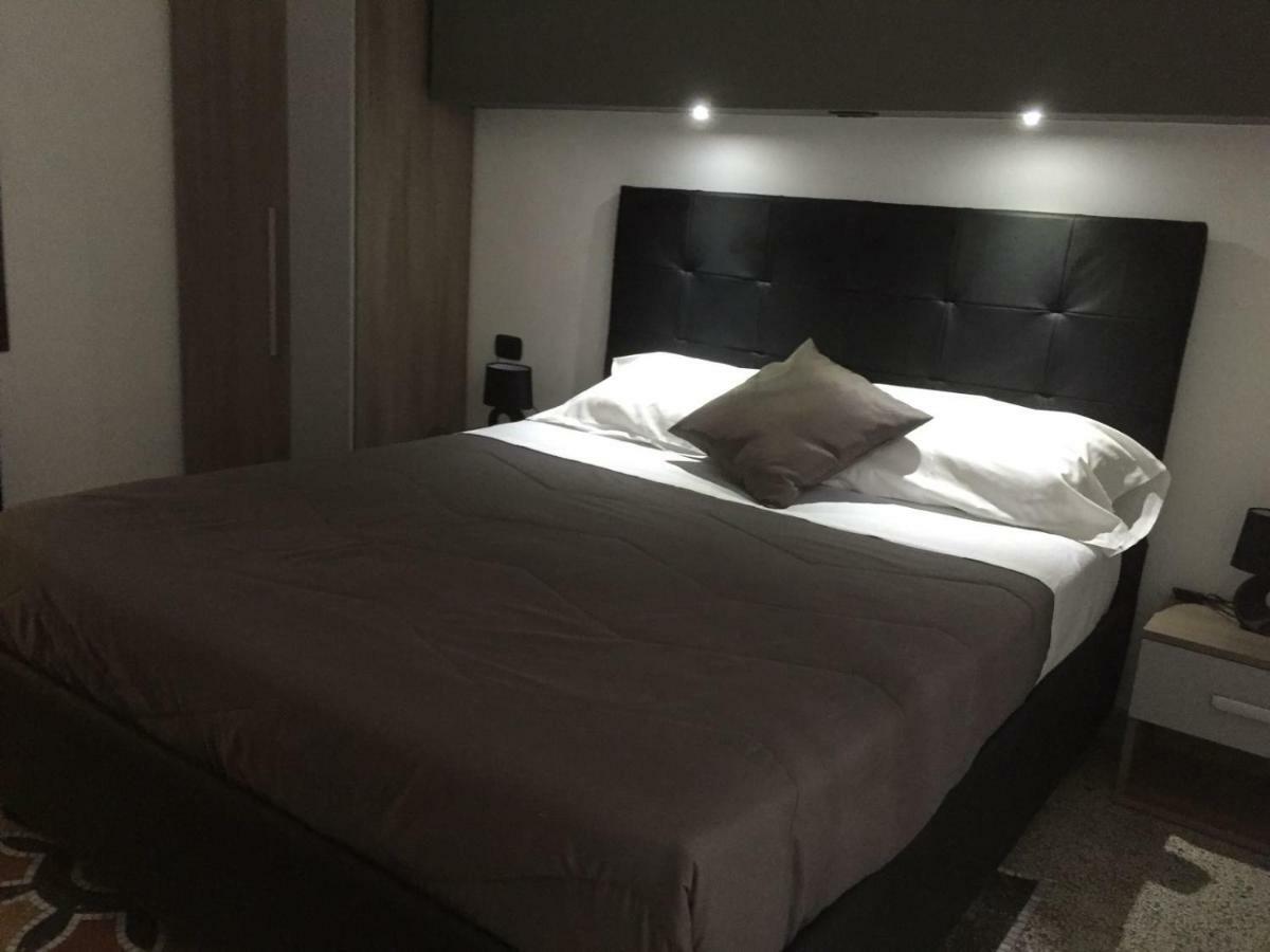 Mb95 - Mezzocannone Luxurious Bed&Breakfast Napoli Exterior foto