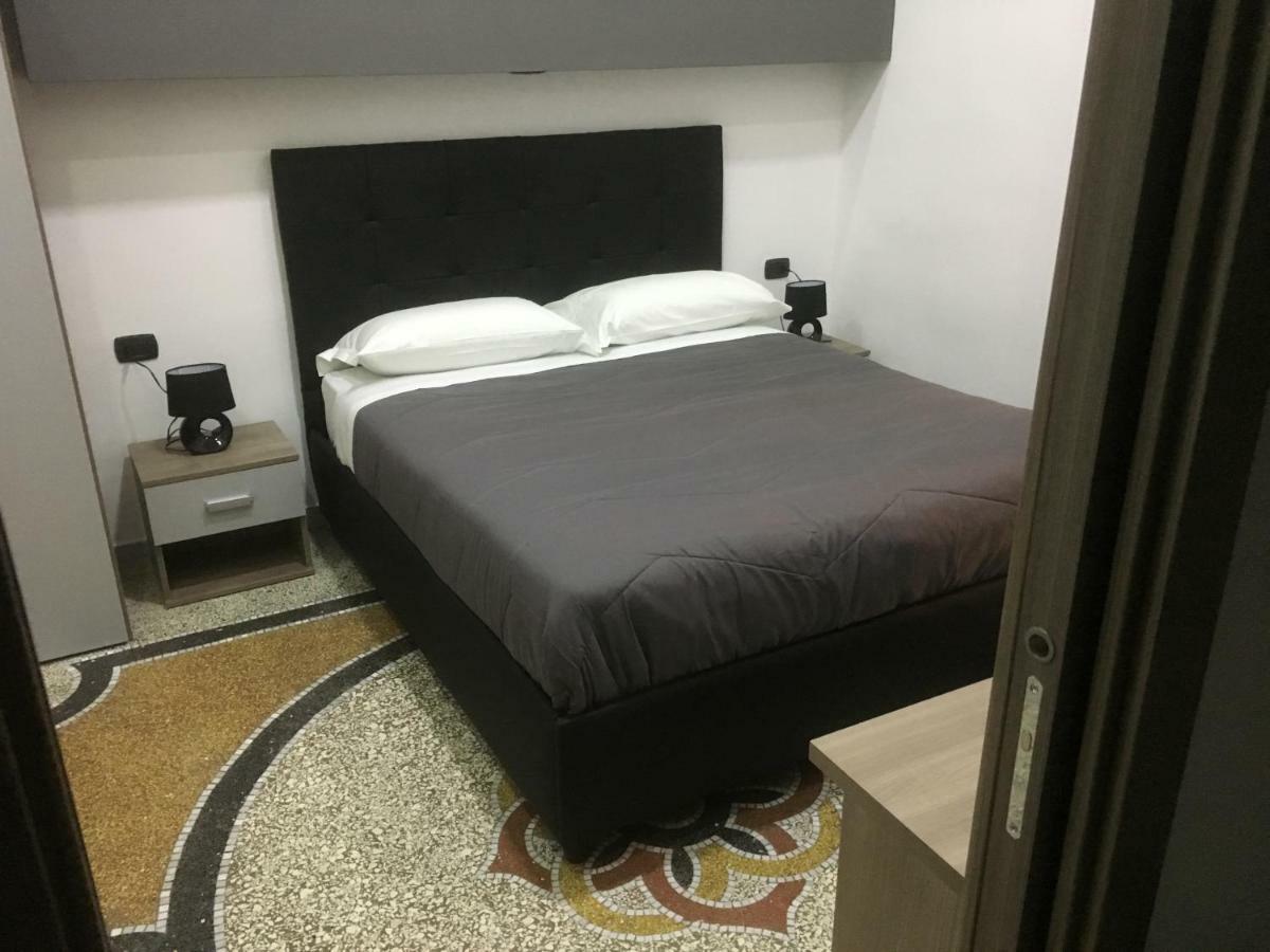 Mb95 - Mezzocannone Luxurious Bed&Breakfast Napoli Exterior foto